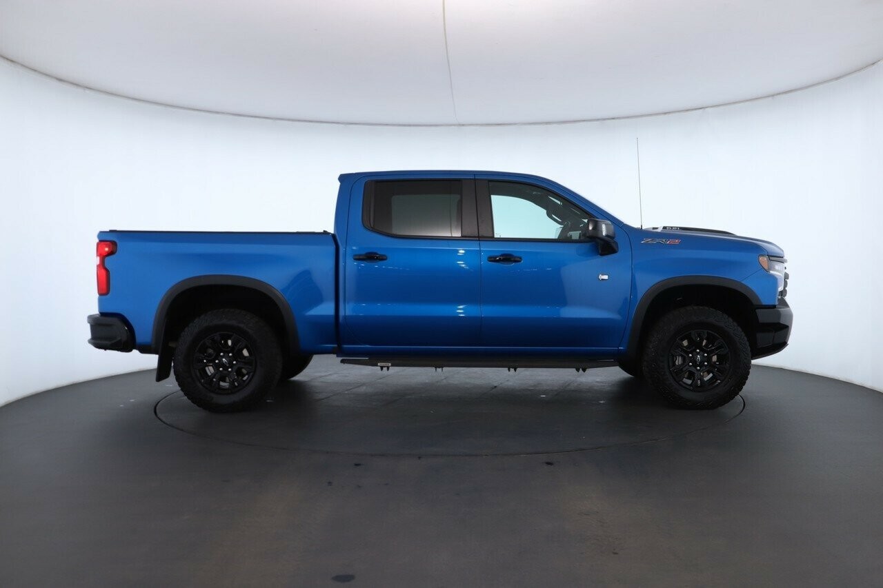 Chevrolet Silverado image 2