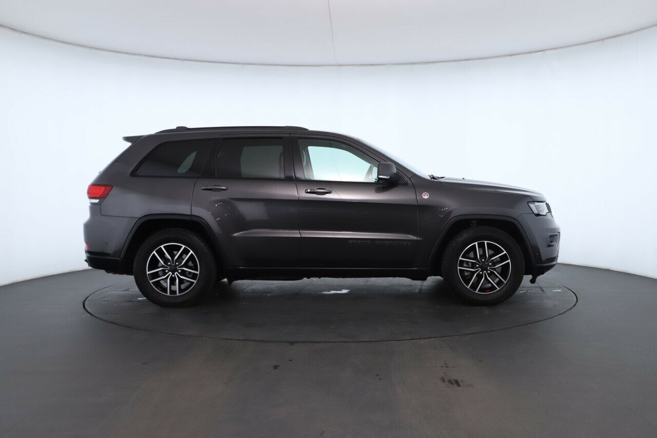 Jeep Cherokee image 2