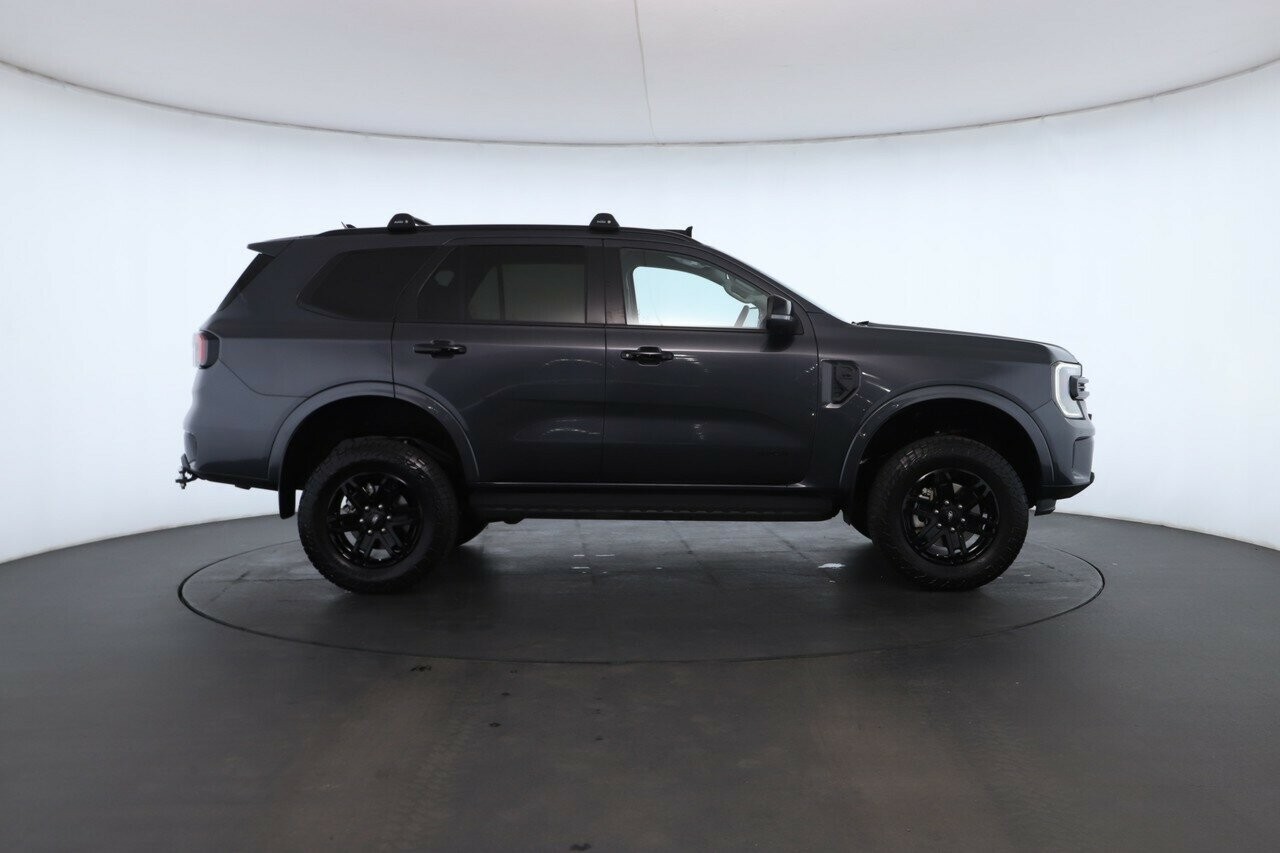 Ford Everest image 2