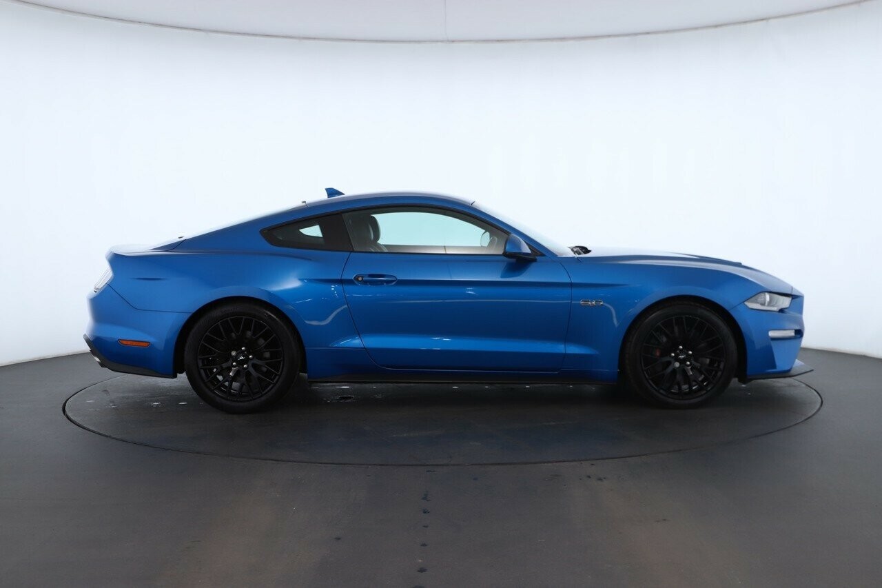 Ford Mustang image 2