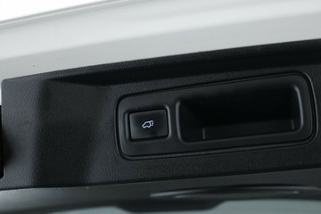 https://vehicle-cdn.autoleague.cloud/30351_61036932_15.jpg