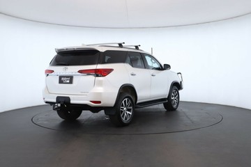 https://vehicle-cdn.autoleague.cloud/30351_61036932_17.jpg