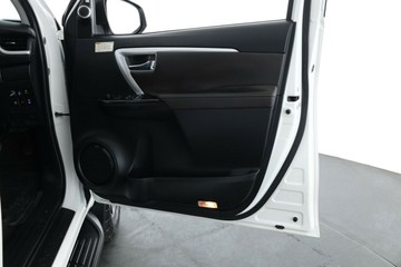 https://vehicle-cdn.autoleague.cloud/30351_61036932_18.jpg