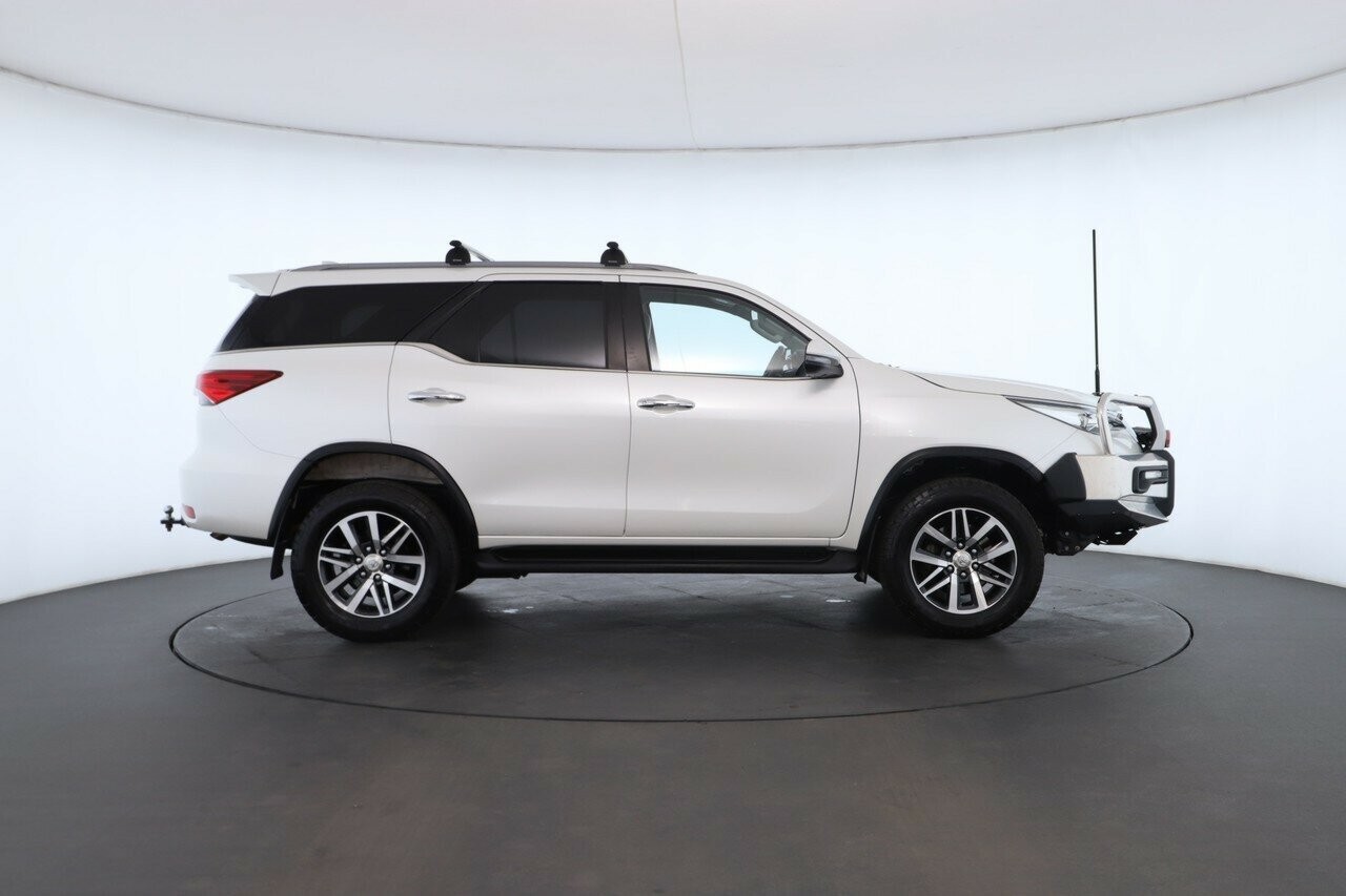 Toyota Fortuner image 2