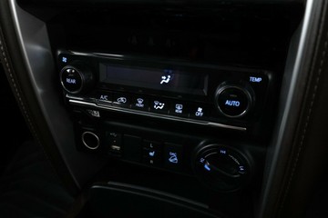 https://vehicle-cdn.autoleague.cloud/30351_61036932_27.jpg