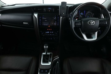 https://vehicle-cdn.autoleague.cloud/30351_61036932_34.jpg
