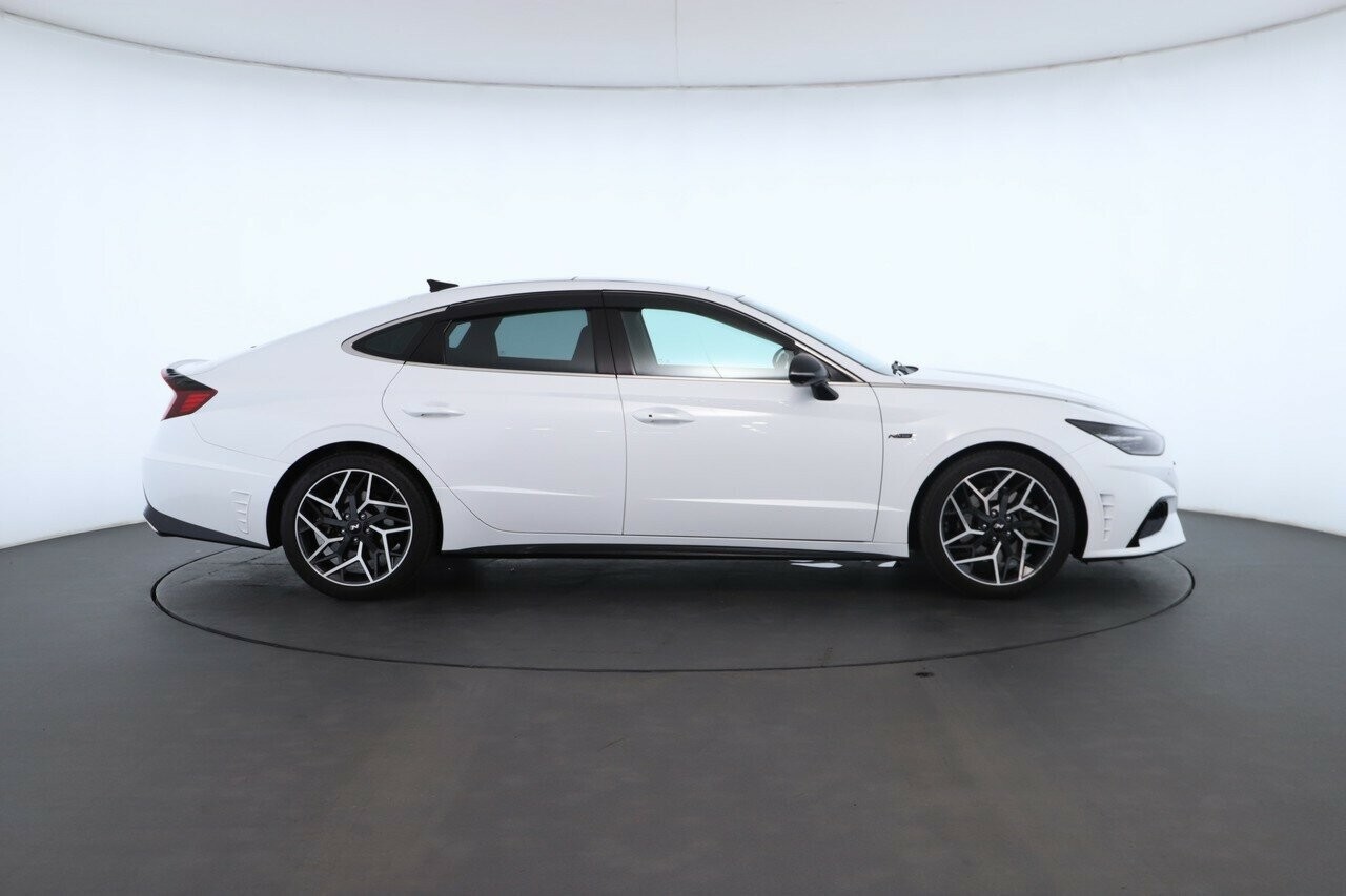 Hyundai Sonata image 2