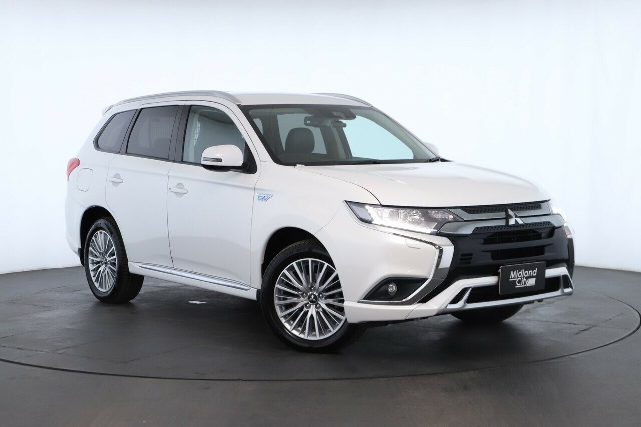 Mitsubishi Outlander image 1