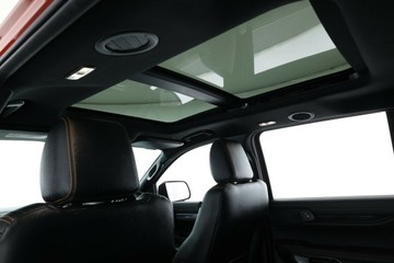 https://vehicle-cdn.autoleague.cloud/30351_61037133_33.jpg
