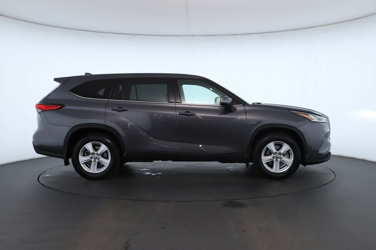 Toyota Kluger image 2