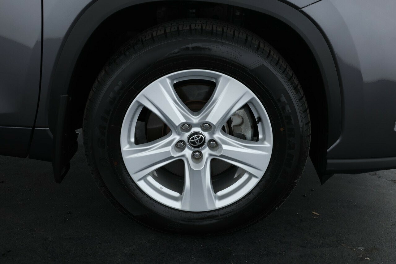 Toyota Kluger image 3