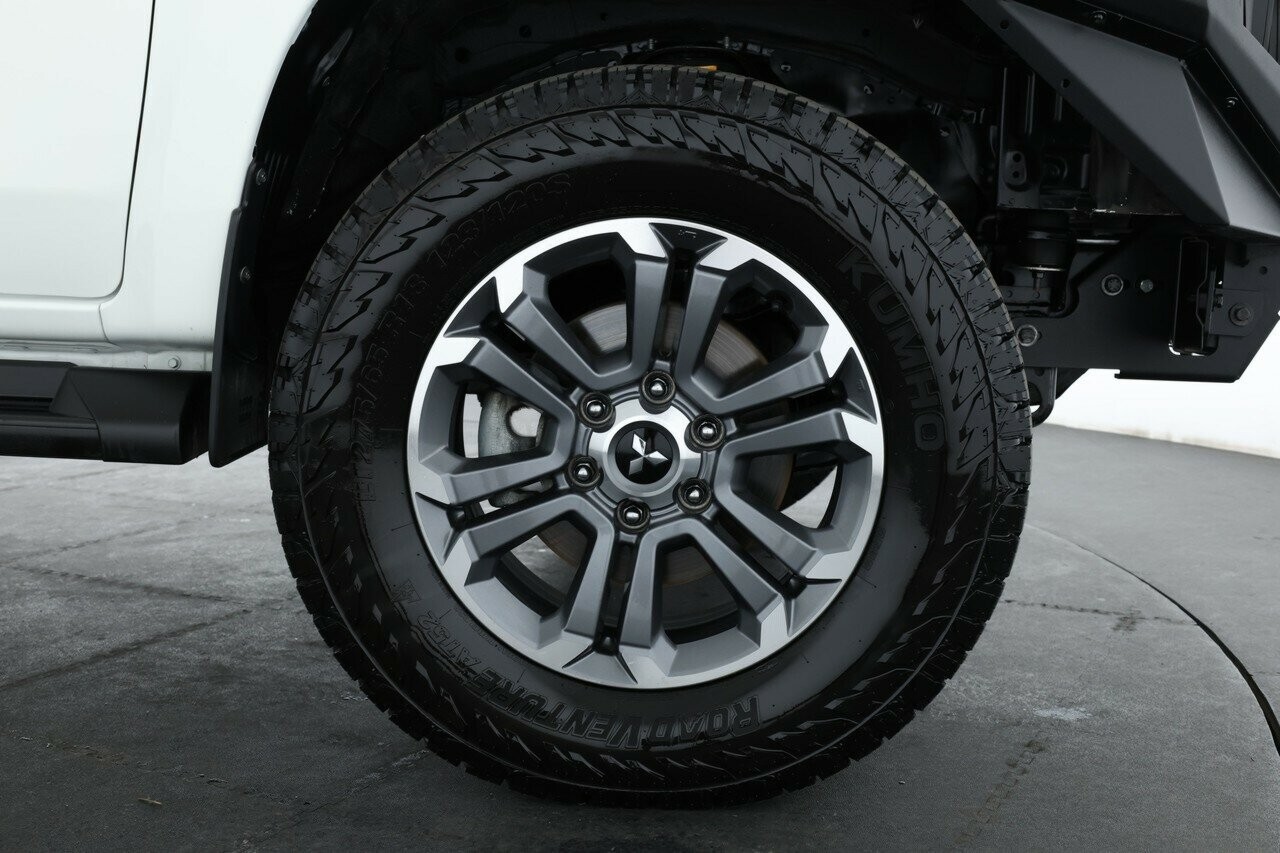 Mitsubishi Triton image 4