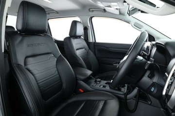 https://vehicle-cdn.autoleague.cloud/30351_61037220_18.jpg