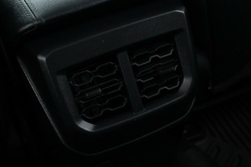 https://vehicle-cdn.autoleague.cloud/30351_61037220_34.jpg