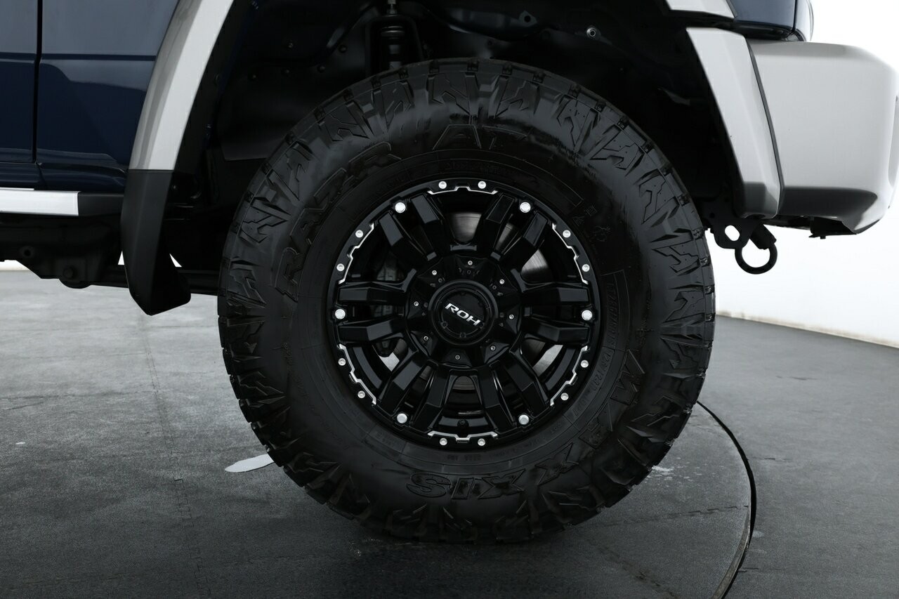 Toyota Landcruiser image 3