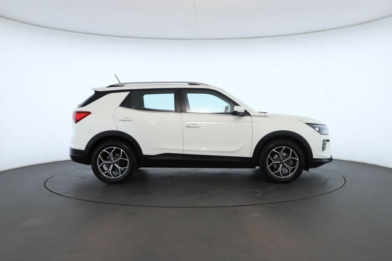 Ssangyong Korando image 2