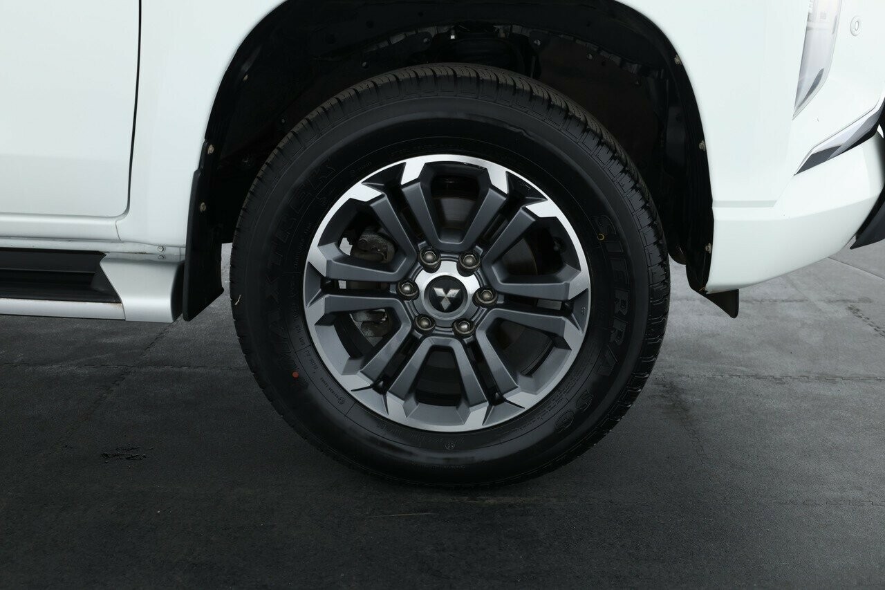 Mitsubishi Triton image 3