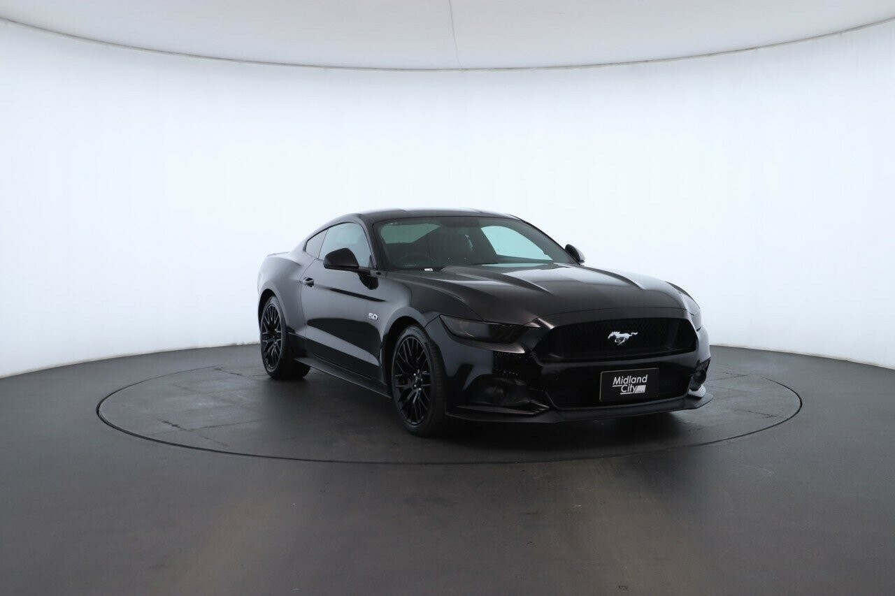 Ford Mustang image 4