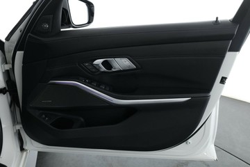 https://vehicle-cdn.autoleague.cloud/30351_61037395_17.jpg