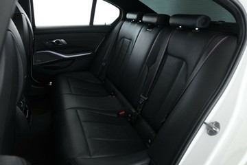 https://vehicle-cdn.autoleague.cloud/30351_61037395_32.jpg