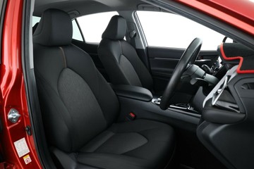 https://vehicle-cdn.autoleague.cloud/30351_61037601_17.jpg