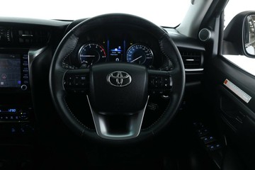 https://vehicle-cdn.autoleague.cloud/30351_61037642_19.jpg