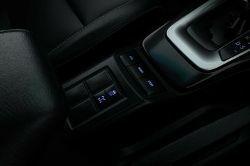 https://vehicle-cdn.autoleague.cloud/30351_61037642_27.jpg