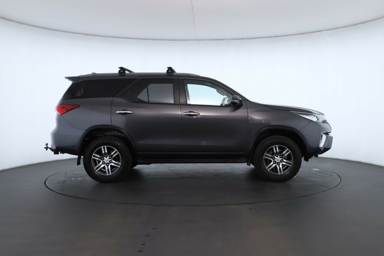 Toyota Fortuner image 2