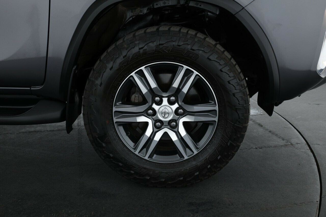 Toyota Fortuner image 3