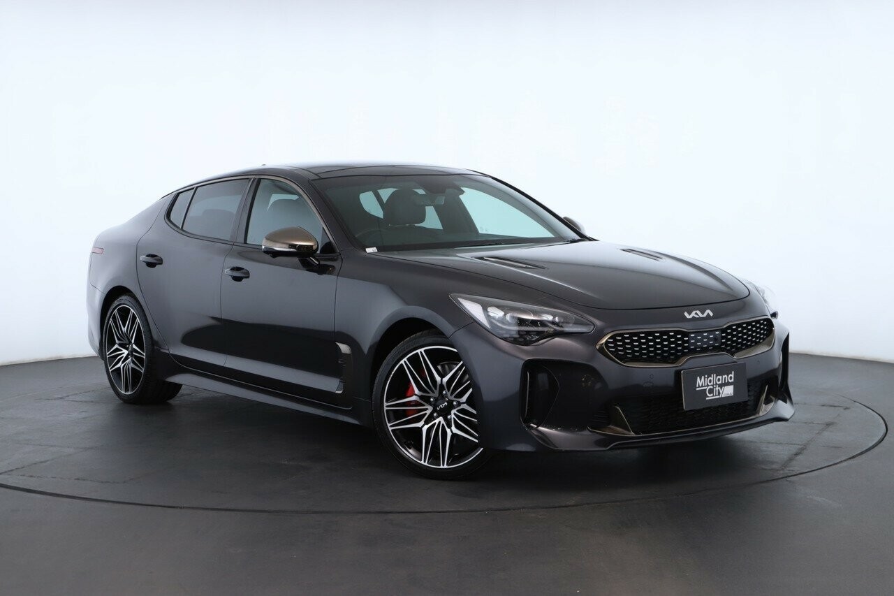 Kia Stinger image 1