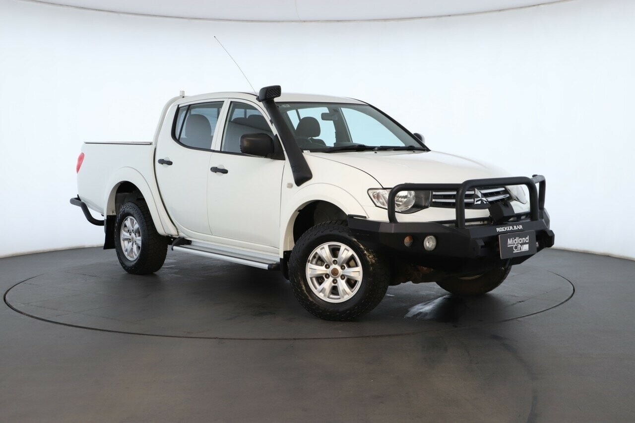 Mitsubishi Triton image 1