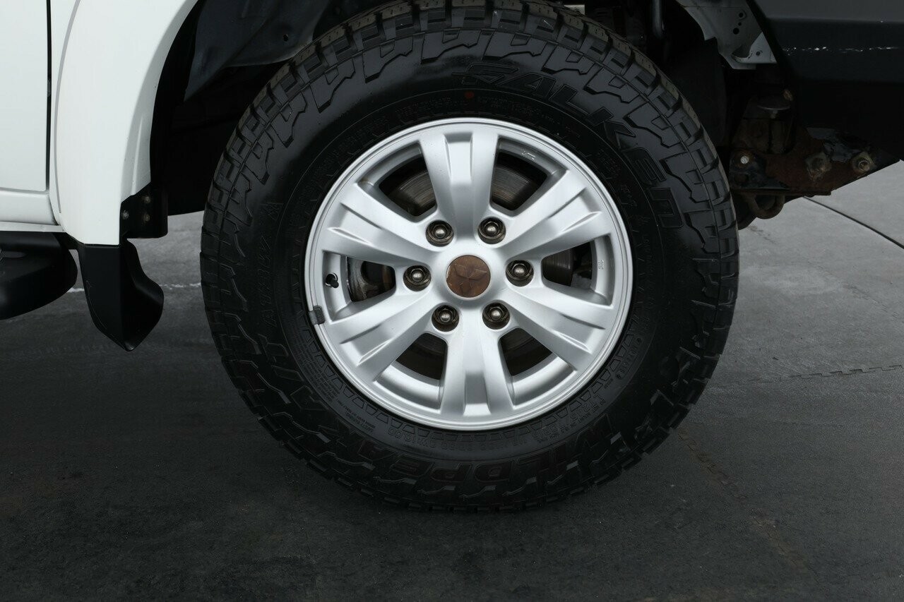 Mitsubishi Triton image 3