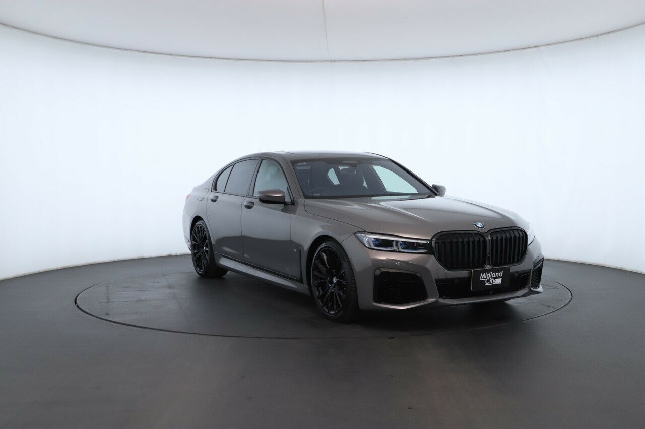 BMW 7 Series image 4