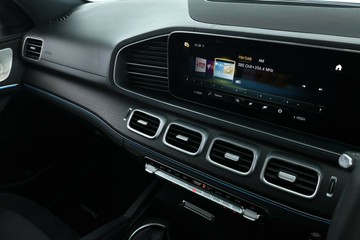 https://vehicle-cdn.autoleague.cloud/30351_61037875_22.jpg