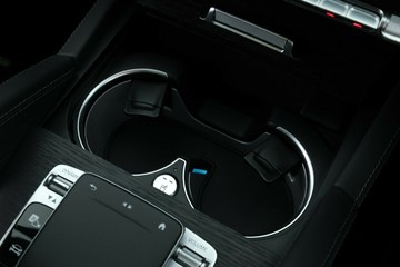 https://vehicle-cdn.autoleague.cloud/30351_61037875_27.jpg