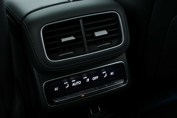 https://vehicle-cdn.autoleague.cloud/30351_61037875_35.jpg