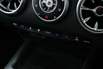 https://vehicle-cdn.autoleague.cloud/30351_61037897_18.jpg