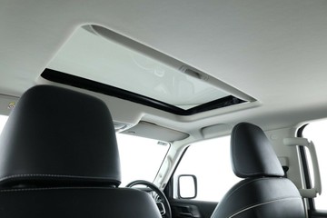 https://vehicle-cdn.autoleague.cloud/30351_61037897_27.jpg