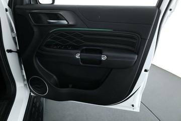 https://vehicle-cdn.autoleague.cloud/30351_61037897_9.jpg