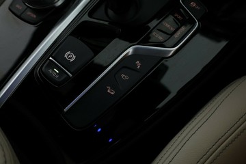 https://vehicle-cdn.autoleague.cloud/30351_61037981_31.jpg