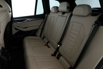 https://vehicle-cdn.autoleague.cloud/30351_61037981_35.jpg