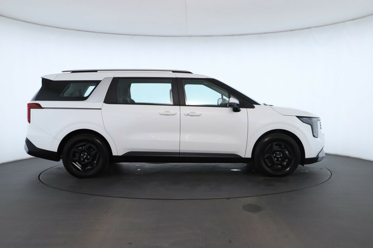 Kia Carnival image 2