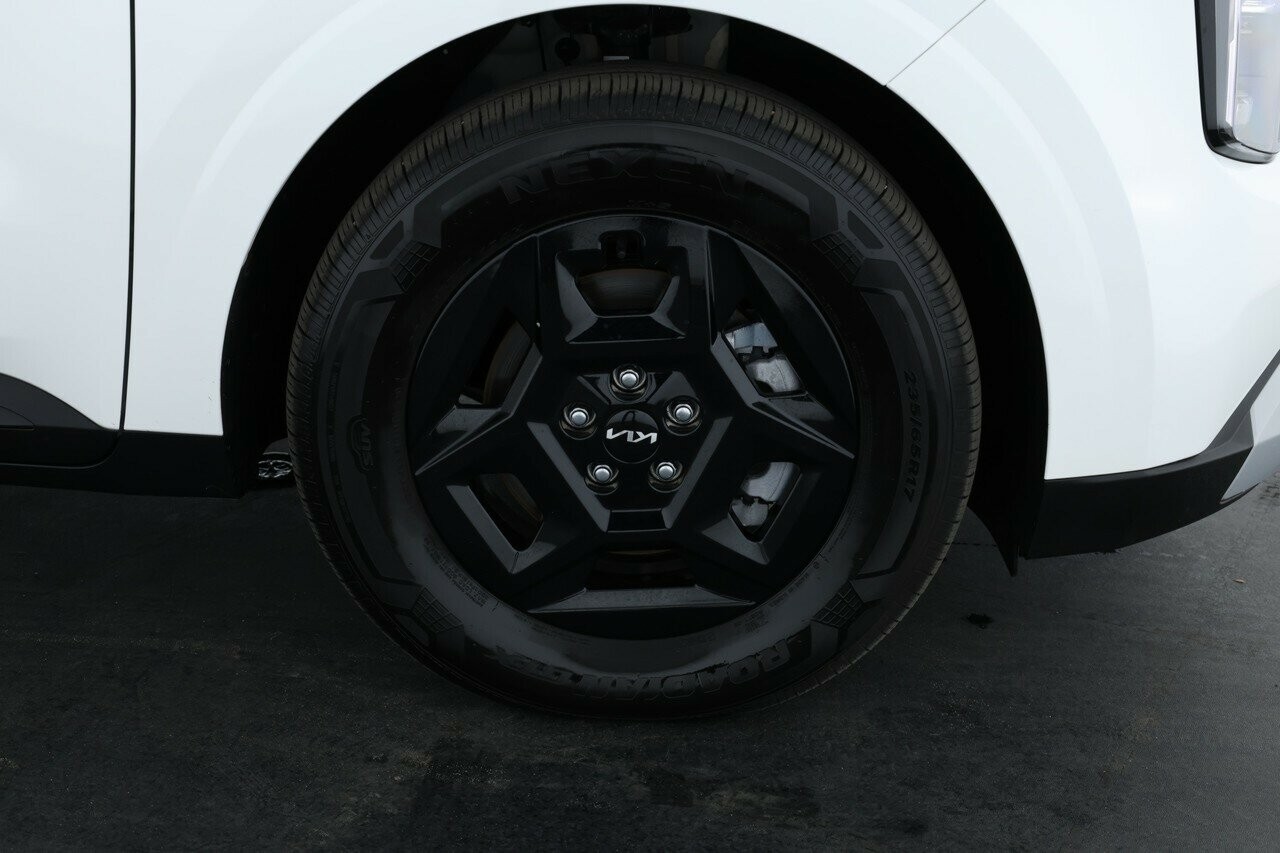 Kia Carnival image 3