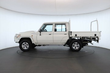https://vehicle-cdn.autoleague.cloud/30351_61038082_12.jpg