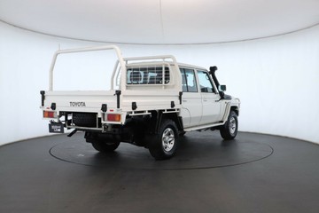 https://vehicle-cdn.autoleague.cloud/30351_61038082_17.jpg
