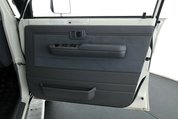 https://vehicle-cdn.autoleague.cloud/30351_61038082_18.jpg