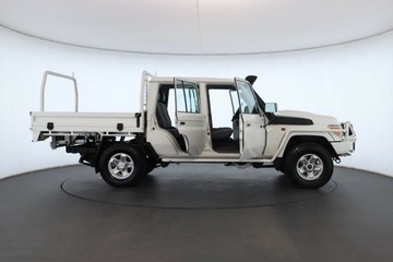 https://vehicle-cdn.autoleague.cloud/30351_61038082_2.jpg