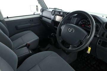 https://vehicle-cdn.autoleague.cloud/30351_61038082_20.jpg