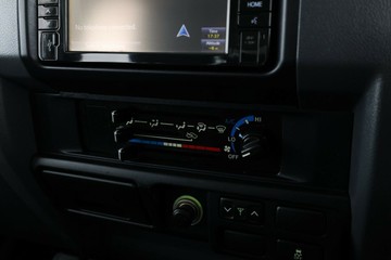 https://vehicle-cdn.autoleague.cloud/30351_61038082_25.jpg