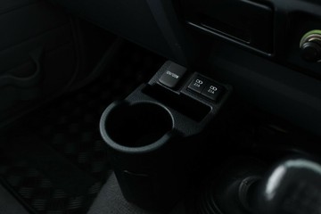 https://vehicle-cdn.autoleague.cloud/30351_61038082_28.jpg